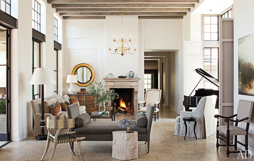 Country living room in Los Angeles.