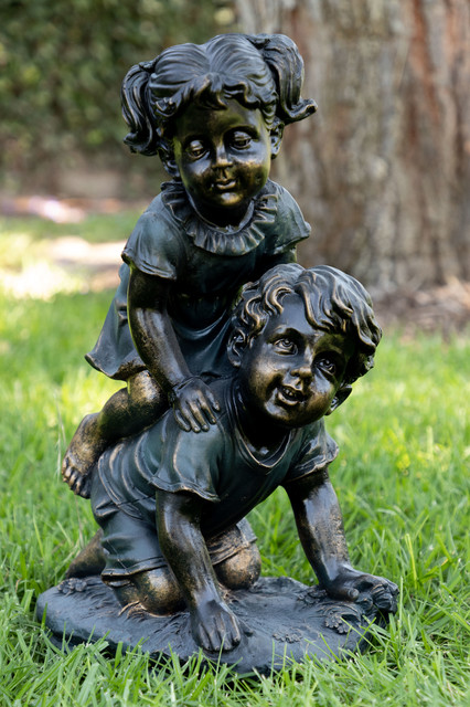 Alpine GXT804 Girl and Boy Playing Statue