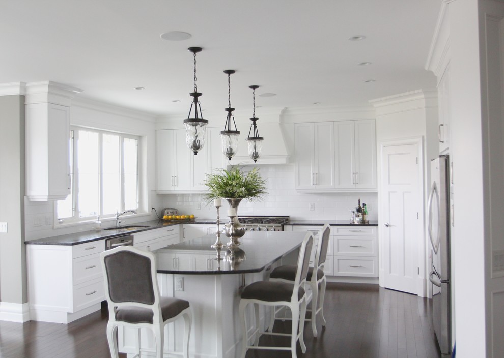 Kitchen - transitional kitchen idea in Calgary