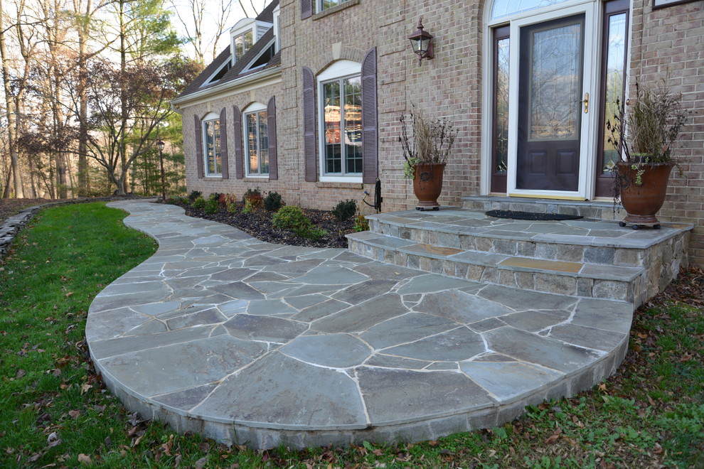 Pennsylvania Variegated Irregular Flagstone w/ Mortar Joints on