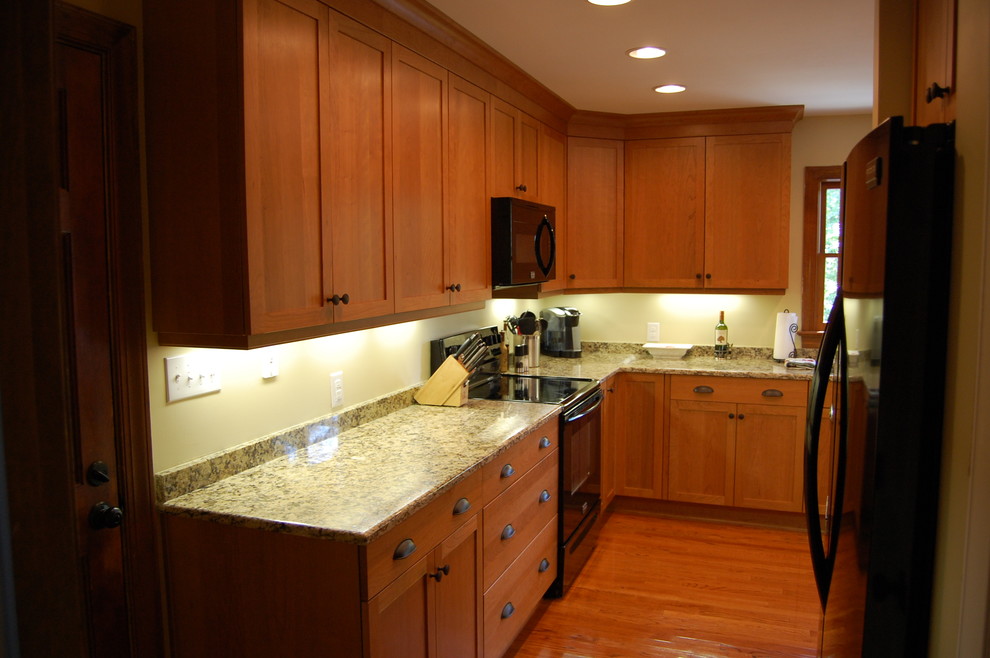 Mountain style kitchen photo in Raleigh