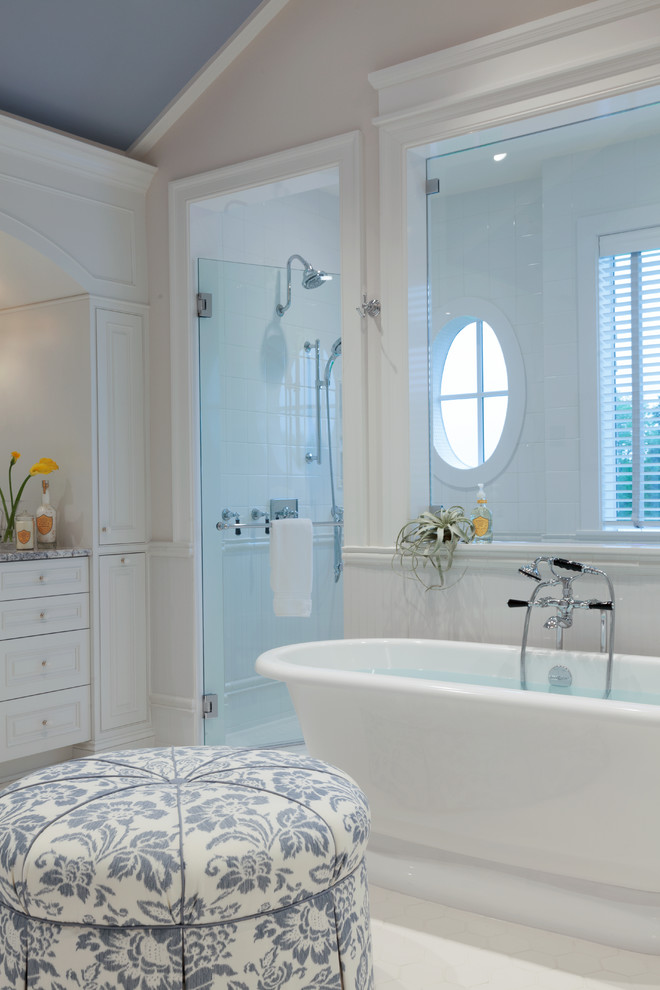 Immagine di una stanza da bagno stile marinaro