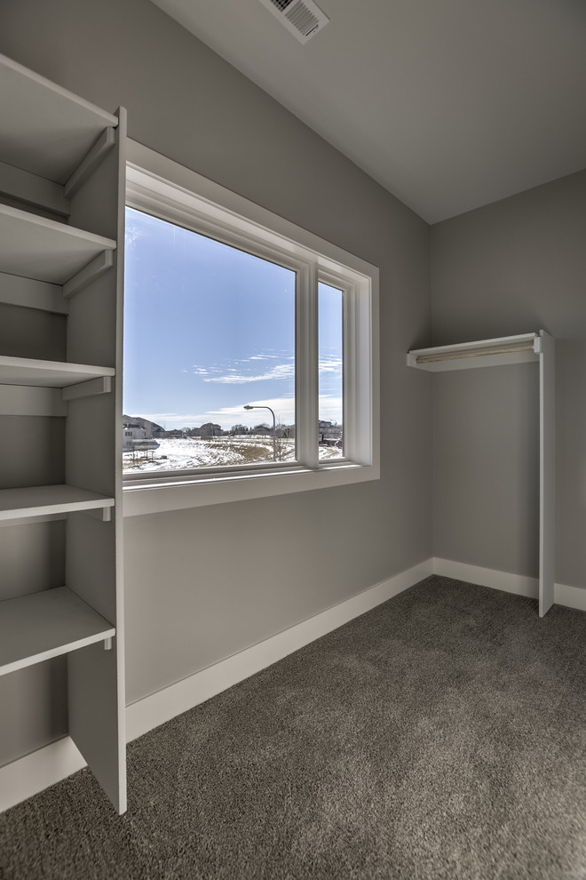 Inspiration for a transitional home design remodel in Omaha