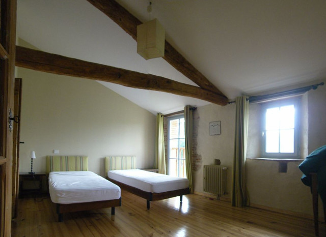 g&icirc;te rural combaleran country-bedroom