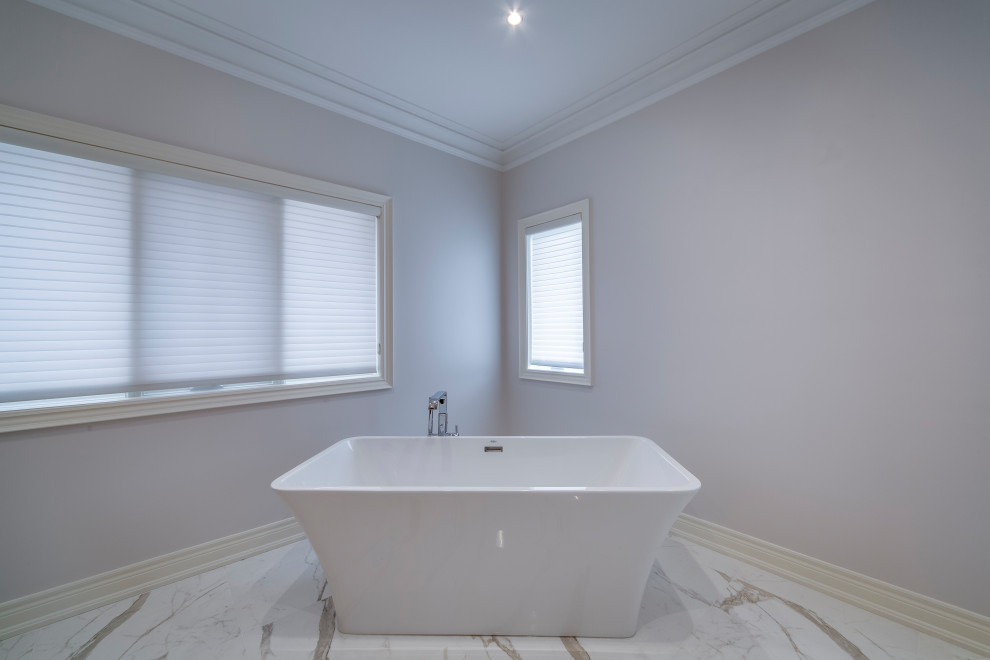 Inspiration for a transitional home design remodel in Toronto