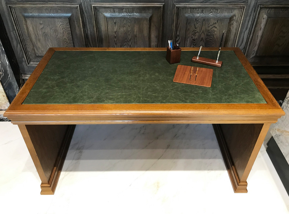 Читательский стол