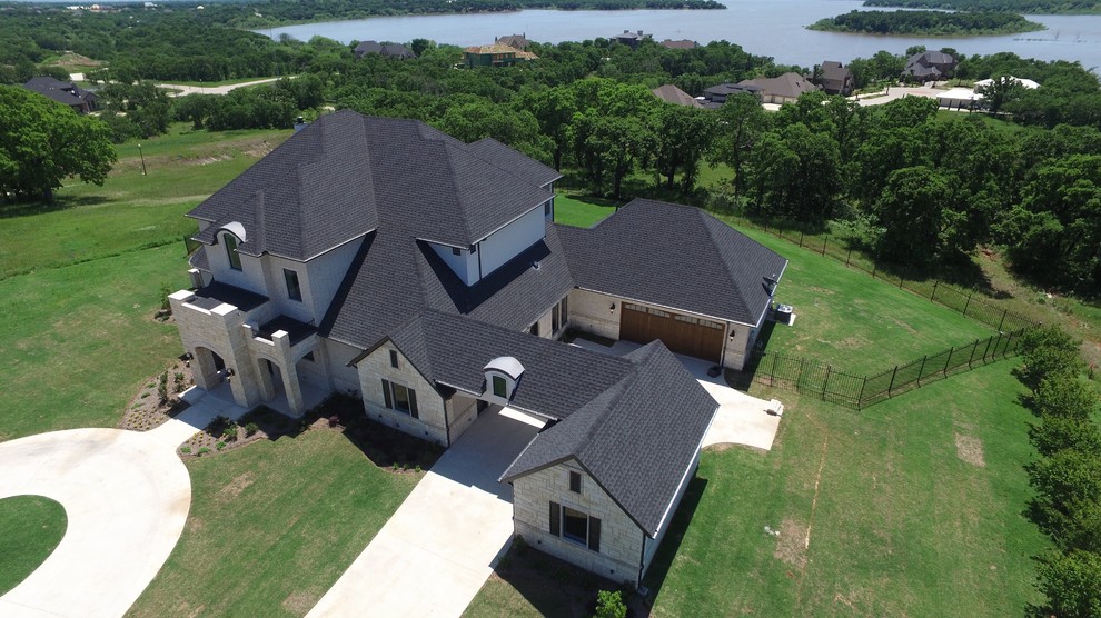 Inspiration for a transitional home design remodel in Dallas