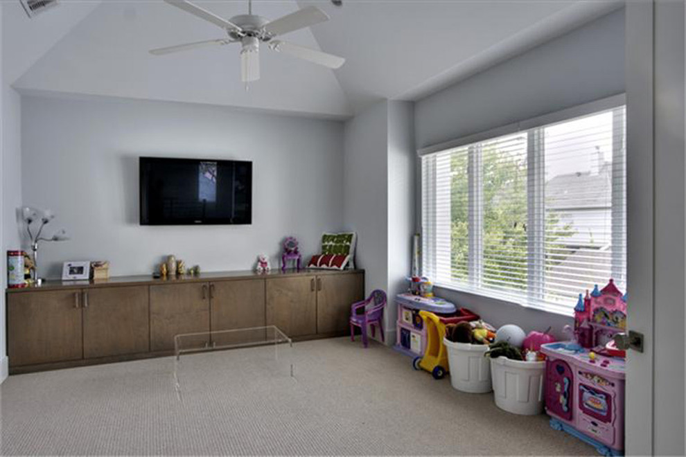 This is an example of a traditional kids' room in Houston.