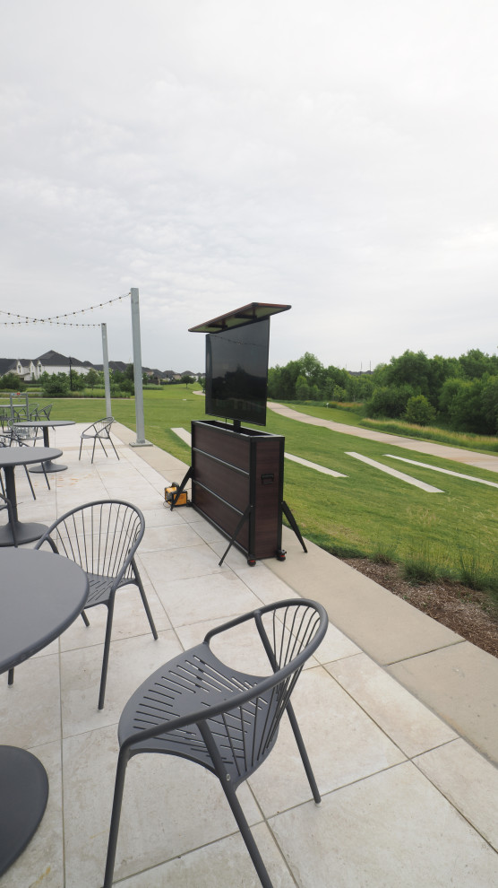 Outdoor TV lift cabinet