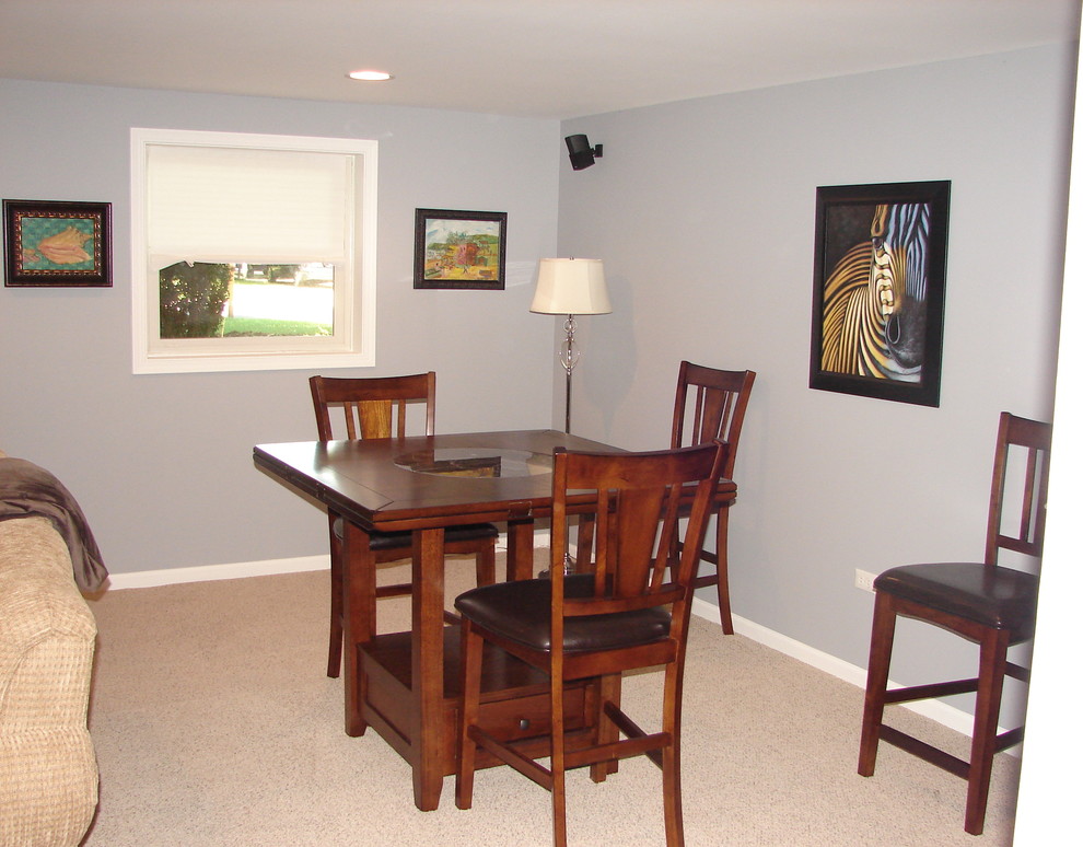 Inspiration for a transitional basement remodel in Chicago