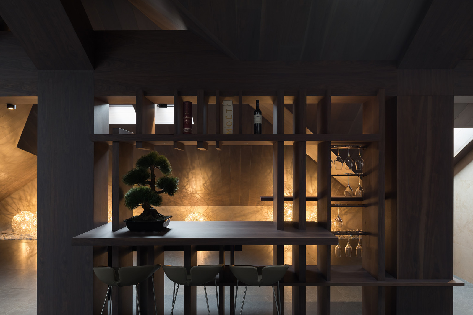 Интерьеры загородного дома в поселке Монтевиль