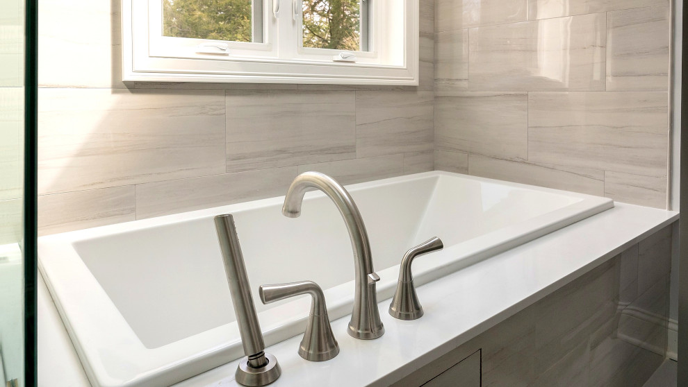 Drop-In Soaking Tub with Deck-Mount Filler