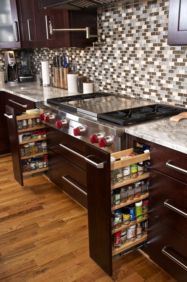 MODERN KITCHEN CHERRY