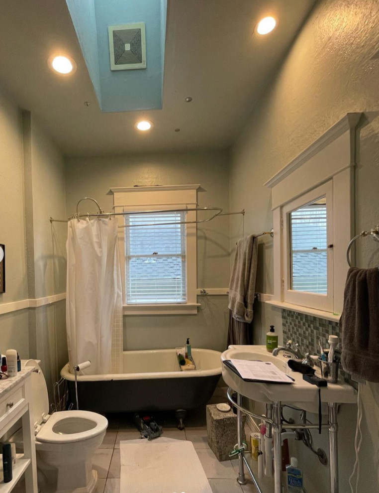 Seattle - Bathroom Remodel - Before