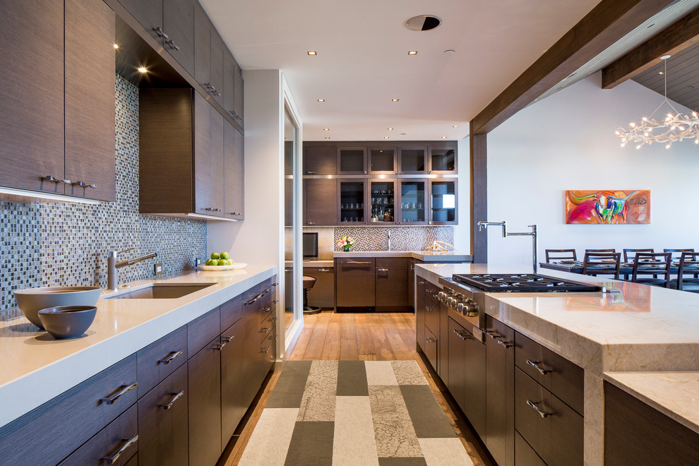 Kitchen - transitional kitchen idea in Jackson