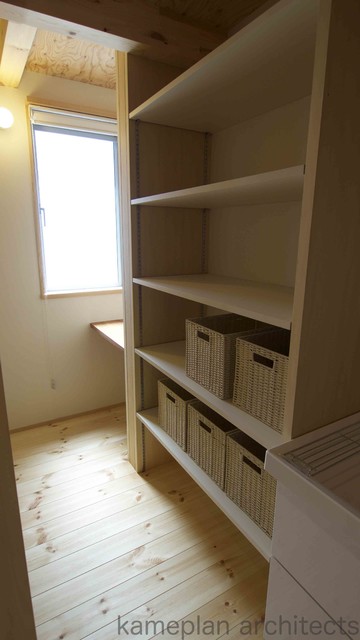 11.5坪の家 klassisch-modern-ankleidezimmer