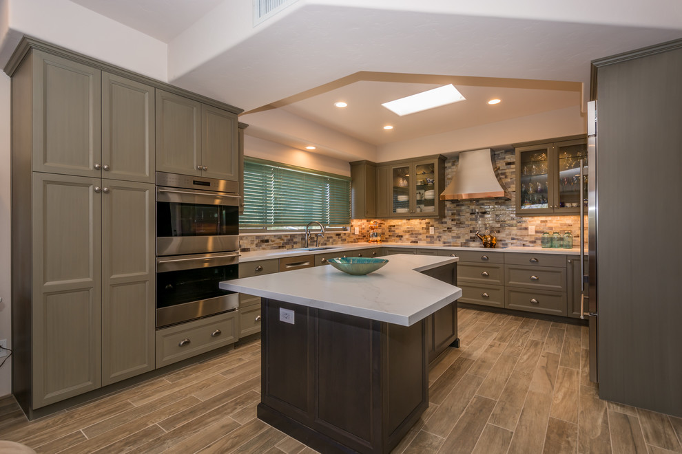 Inspiration for a transitional kitchen remodel in Phoenix