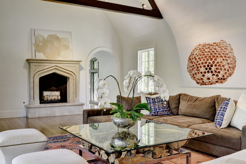 Example of a transitional home design design in Austin