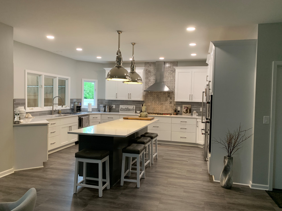 Transitional kitchen photo in New York