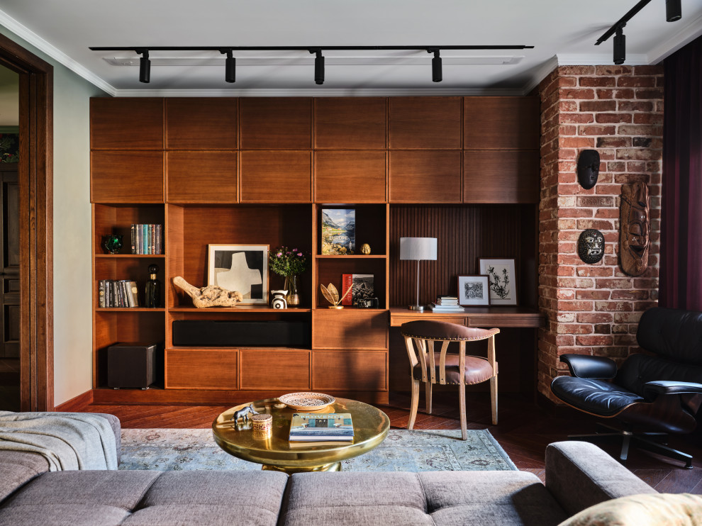 Яркий интерьер с антикварным декором