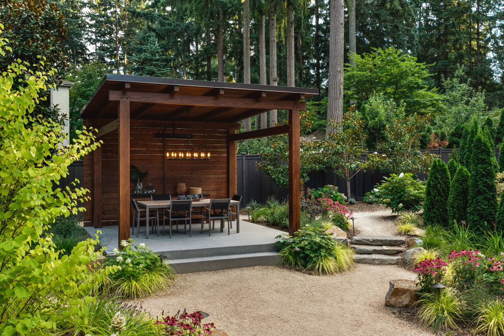Photo of a transitional landscaping in Seattle.