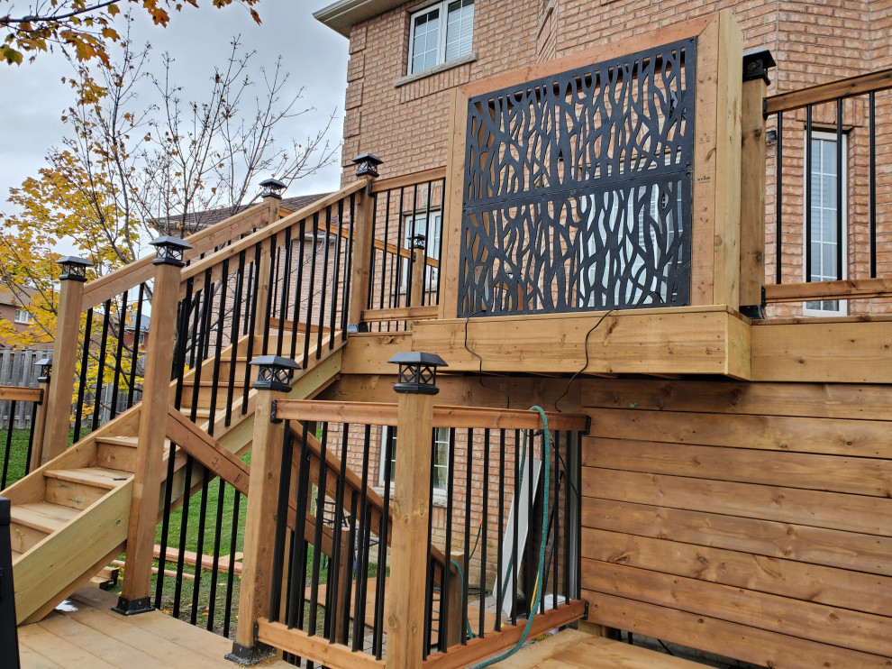 Example of a transitional deck design in Toronto