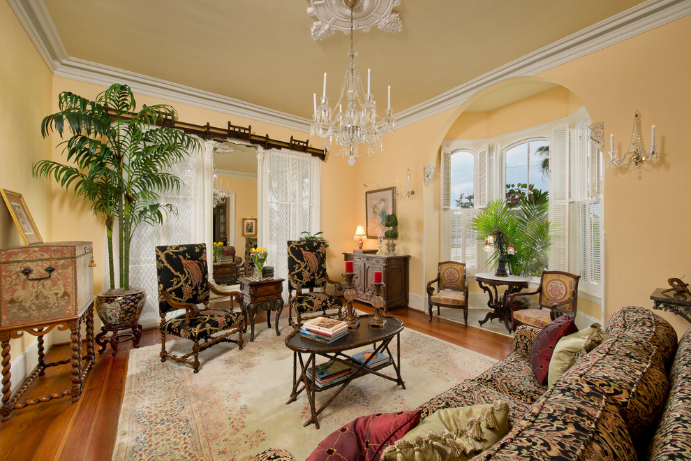 This is an example of a traditional living room in Houston.