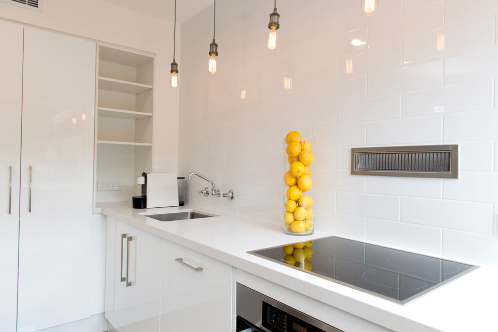 Inspiration for a contemporary kitchen in Adelaide.