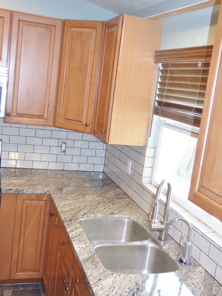 Home design - transitional home design idea in Phoenix