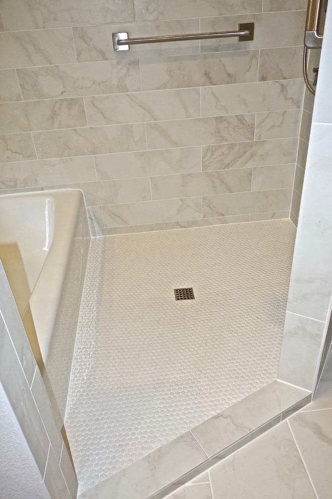 Inspiration for a transitional home design remodel in Austin