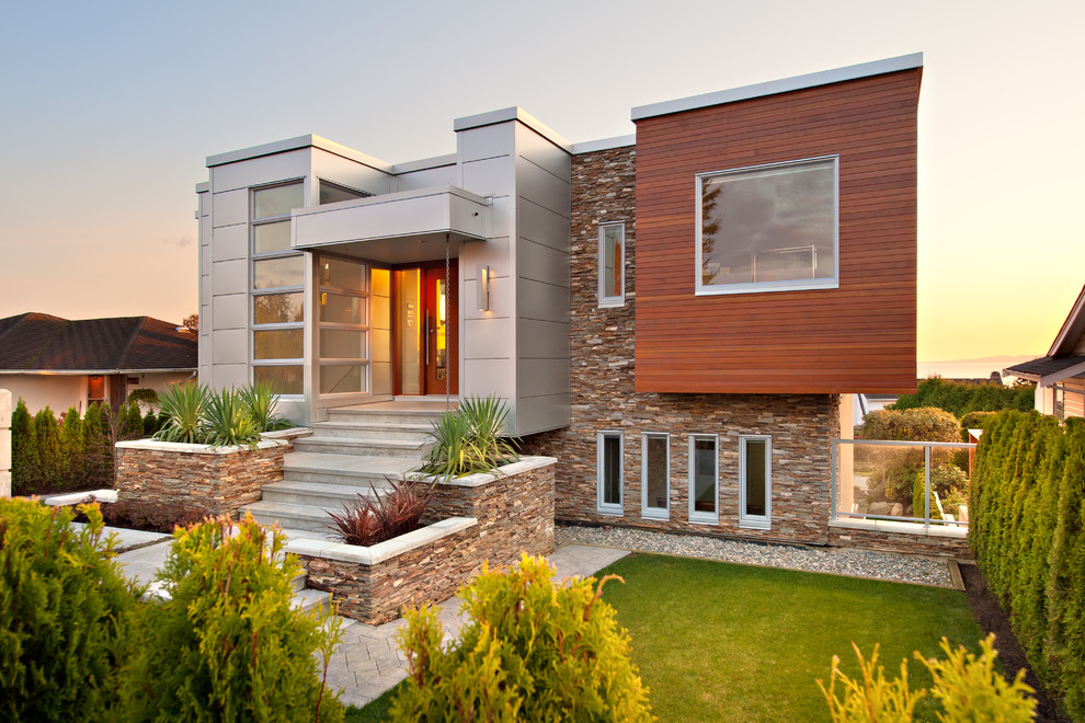 Contemporary exterior in Vancouver with metal siding.