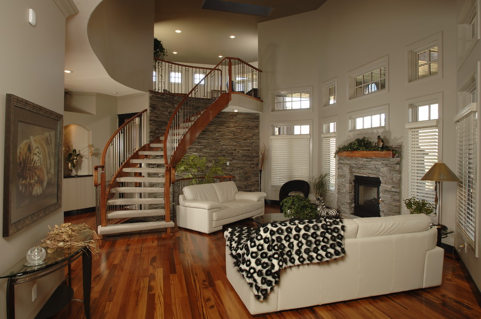 Example of a transitional home design design in Edmonton