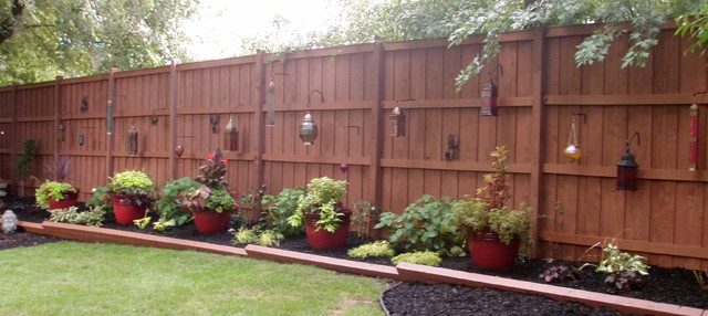 Outdoor Landscape - Backyard Fence - Traditional ...