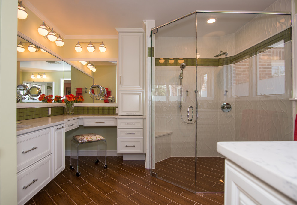Bathroom - traditional bathroom idea in St Louis