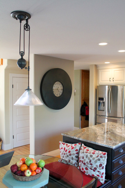 Kitchen in Capitola modern-kueche
