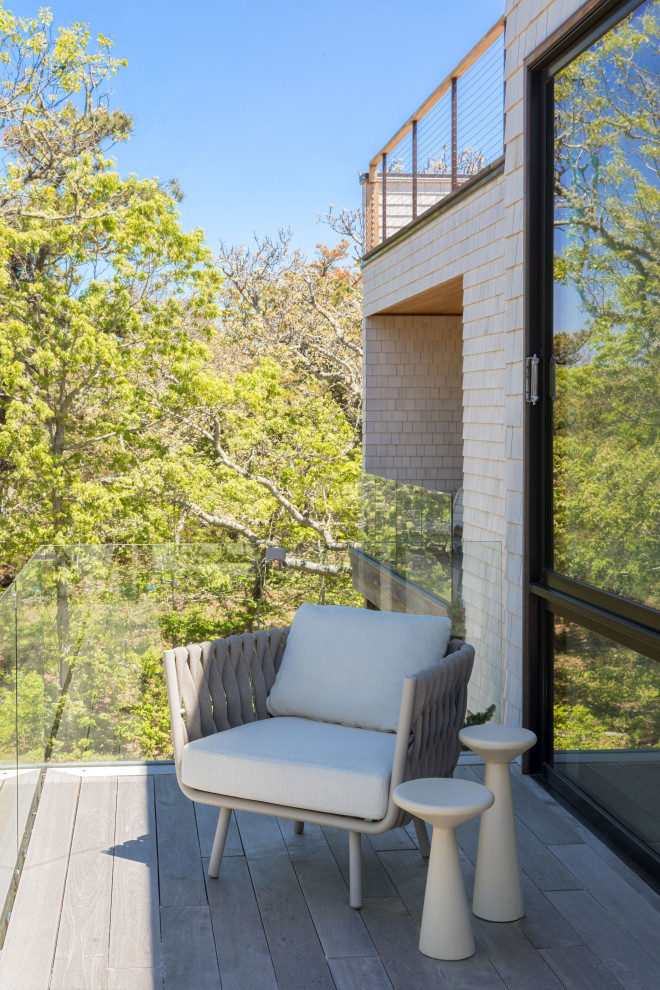 Example of a trendy balcony design in Boston