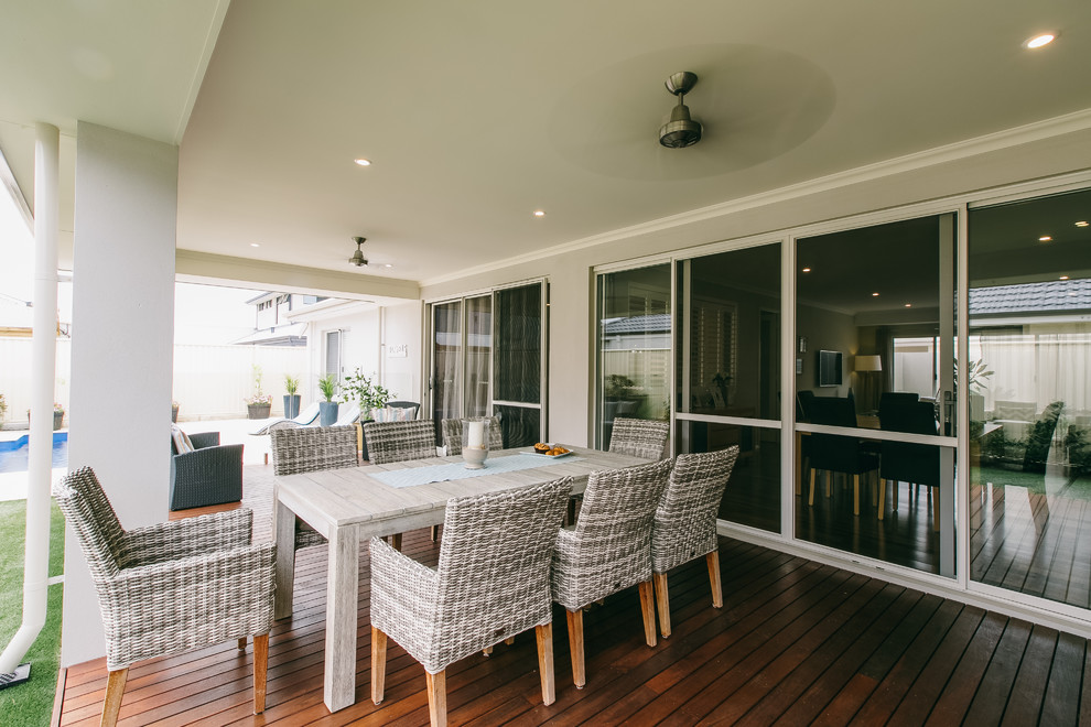 Inspiration for a beach style patio in Perth.