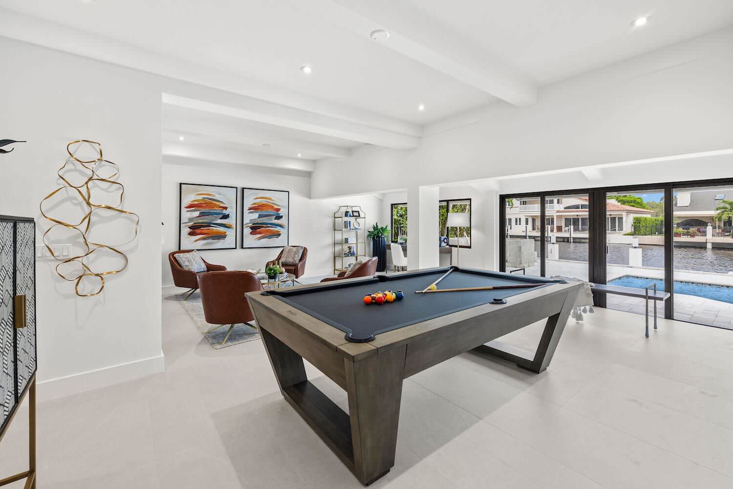 943 Evergreen Residence
