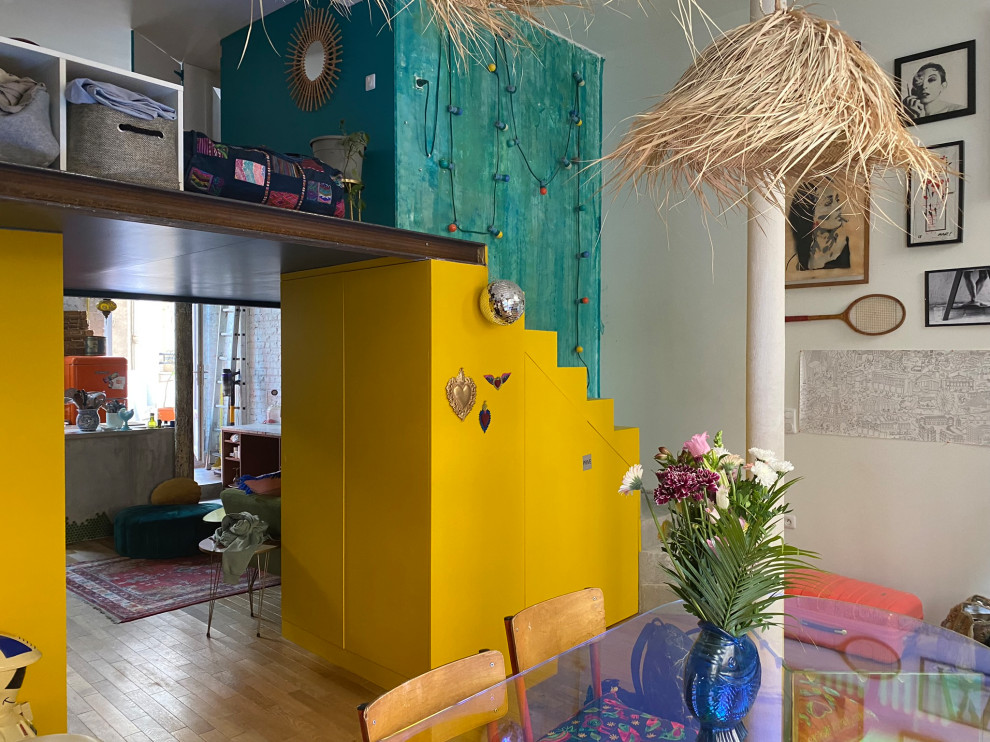 Transformation d'un local en loft brutaliste tropical