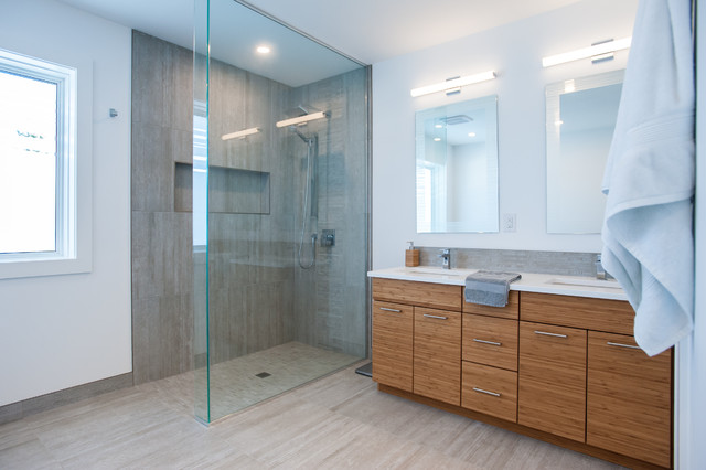 Split Level modern-badrum