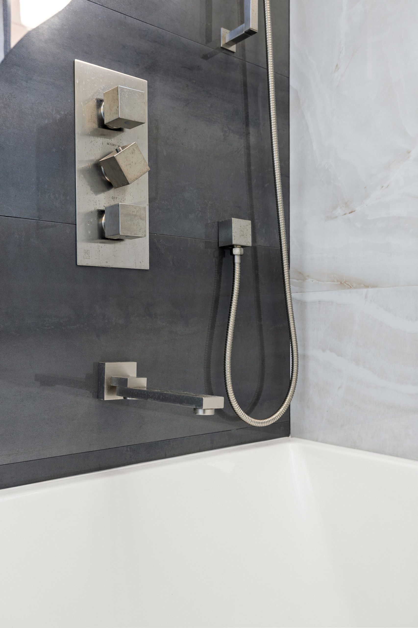 Woodland Hills, CA / Bathroom Remodel