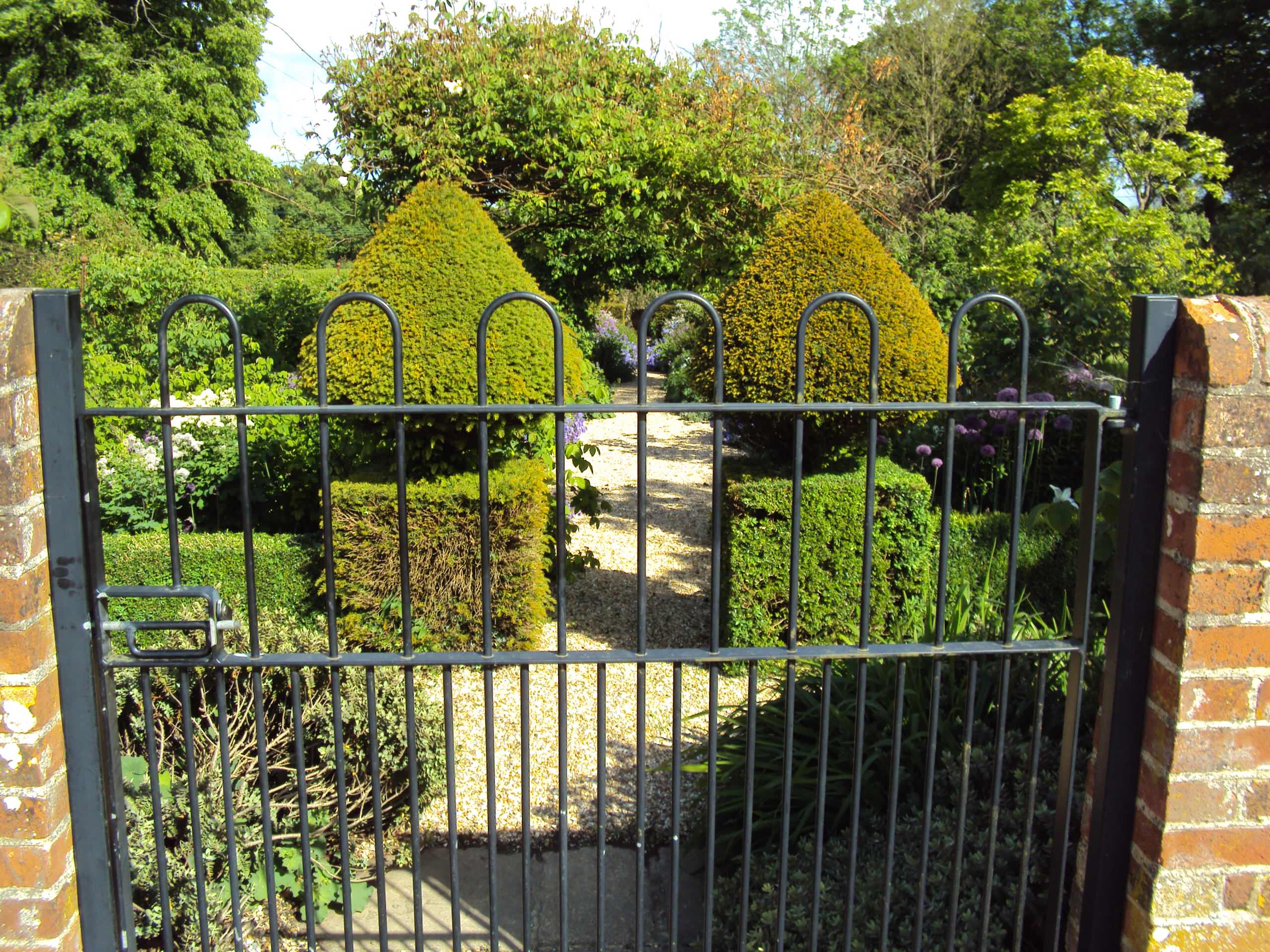 Large Country Garden