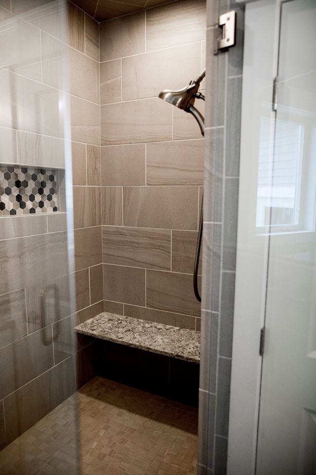 Design ideas for a large contemporary master bathroom in Grand Rapids with an open shower, gray tile, ceramic tile, grey walls, ceramic floors, engineered quartz benchtops, grey floor and a hinged shower door.