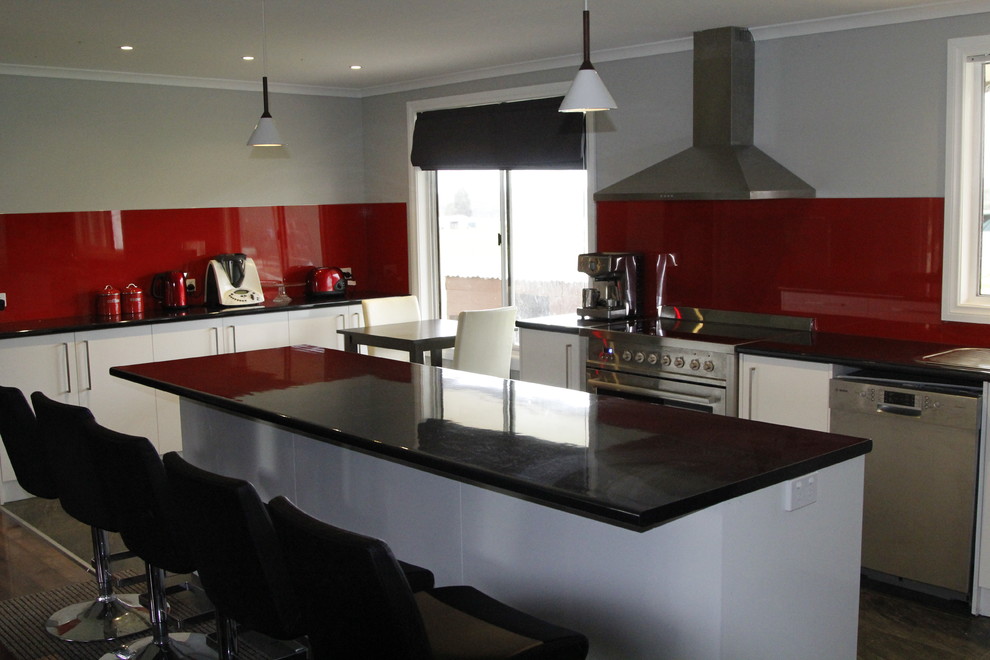 Inspiration for a modern kitchen in Melbourne.