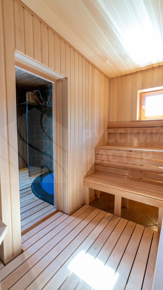 Дом в стиле шале на берегу Правдинского озера