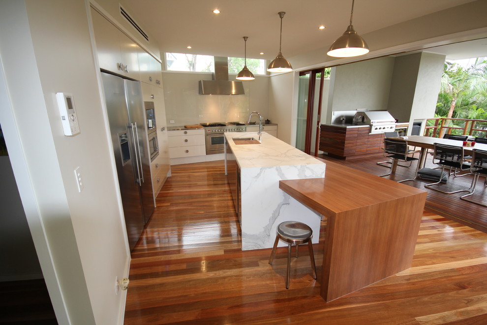 Inspiration for a contemporary kitchen in Brisbane.