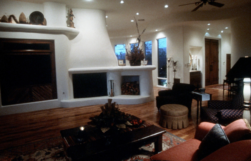 Inspiration for a rustic home design remodel in Phoenix