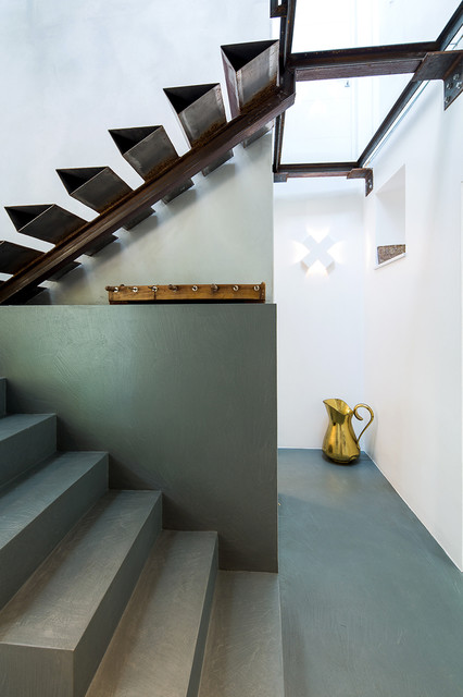 MVA studio industriel-escalier