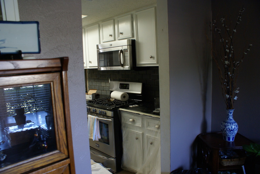 Inspiration for a small modern home design remodel in Austin