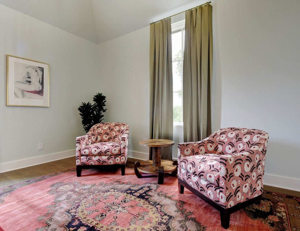 Example of a transitional home design design in Austin